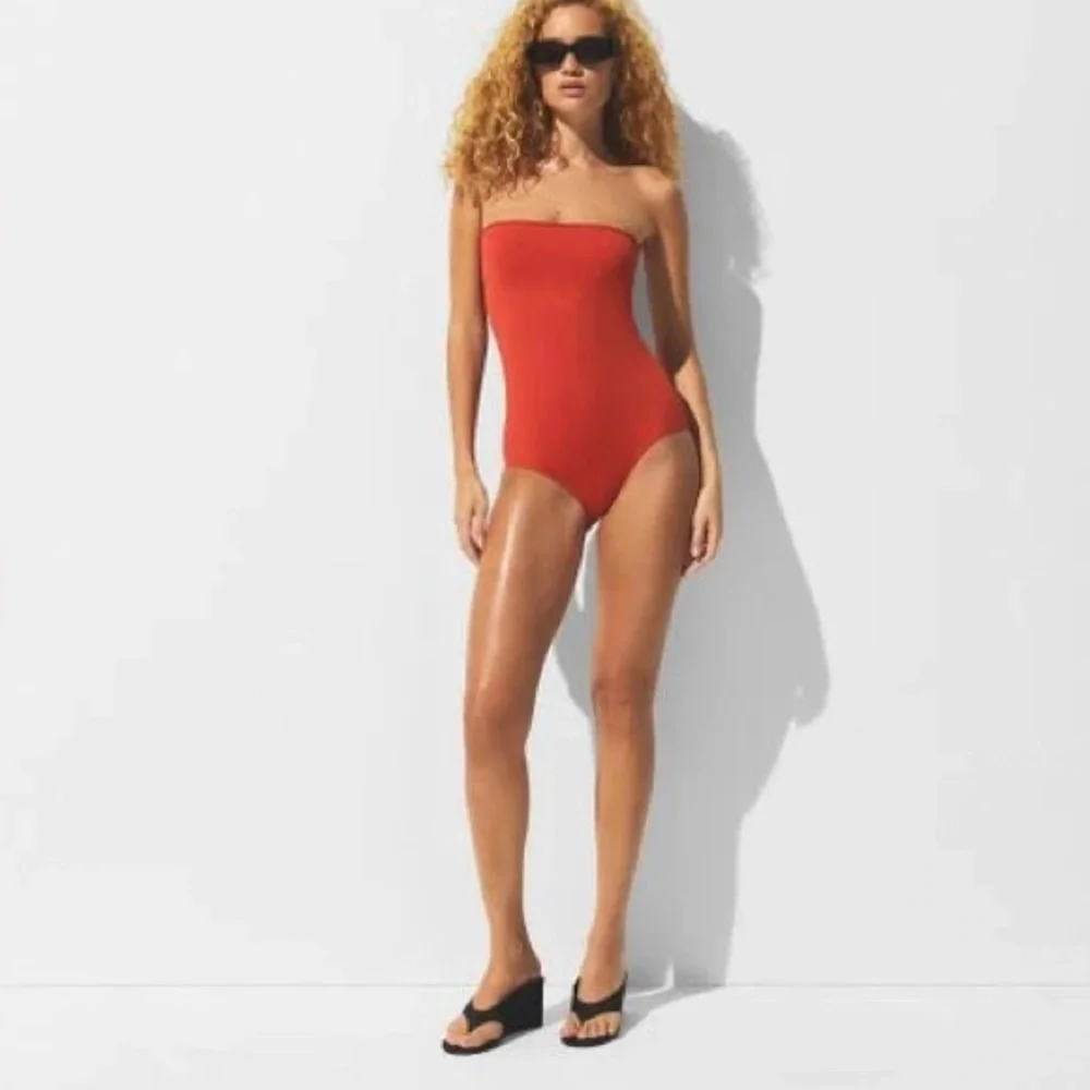 SKIMS Strapless Convertible Swimsuit XL